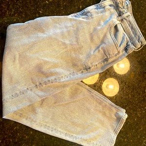 American Eagle Mom Straight Jeans